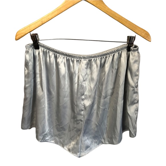 Secret Treasures metallic embroidered trim silver 2 piece pajamas #G28 - Picture 5 of 7